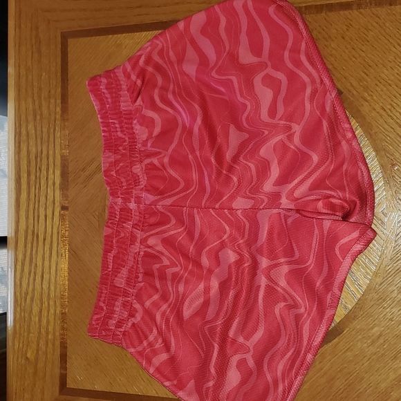Under Armour Shorts - Picture 2 of 3